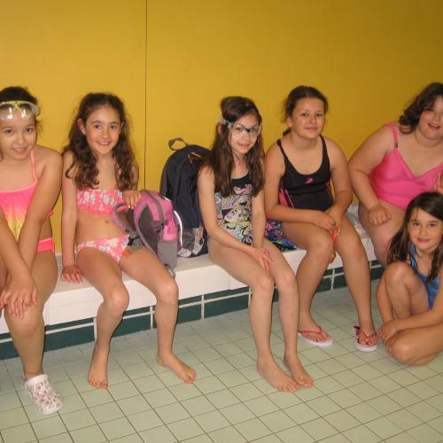 Mädchen im Badeanzug