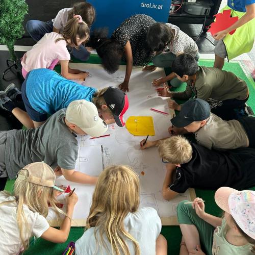 Die Kinder gestalten ihre Traumgemeinde
