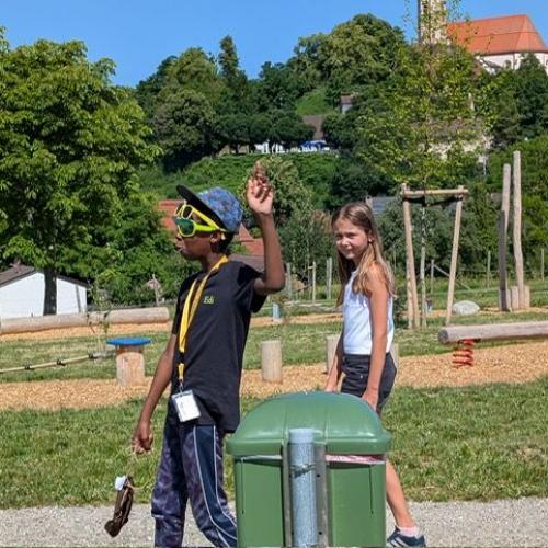2 Partnerkinder cool und lässig