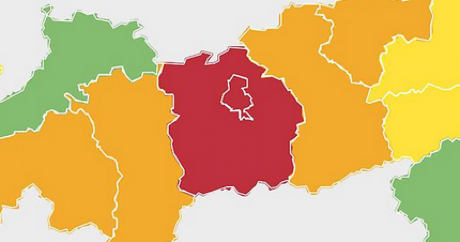 Landkarte von Tirol mit den div. Corona-Ampelfarben. IBK ist rot