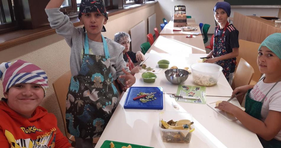 Wir machen Obstsalat!
